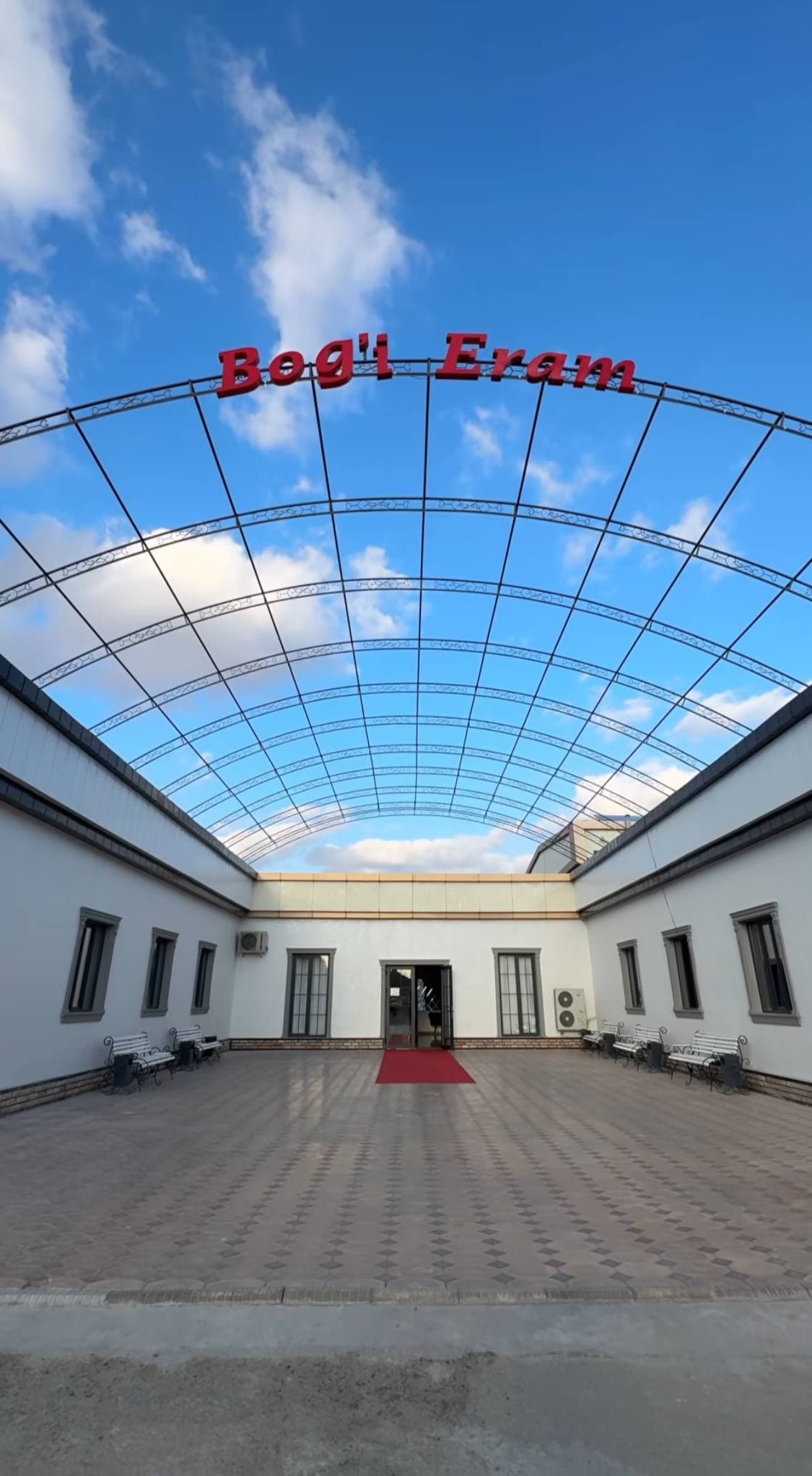 Bo'gi Eram Restaurant
