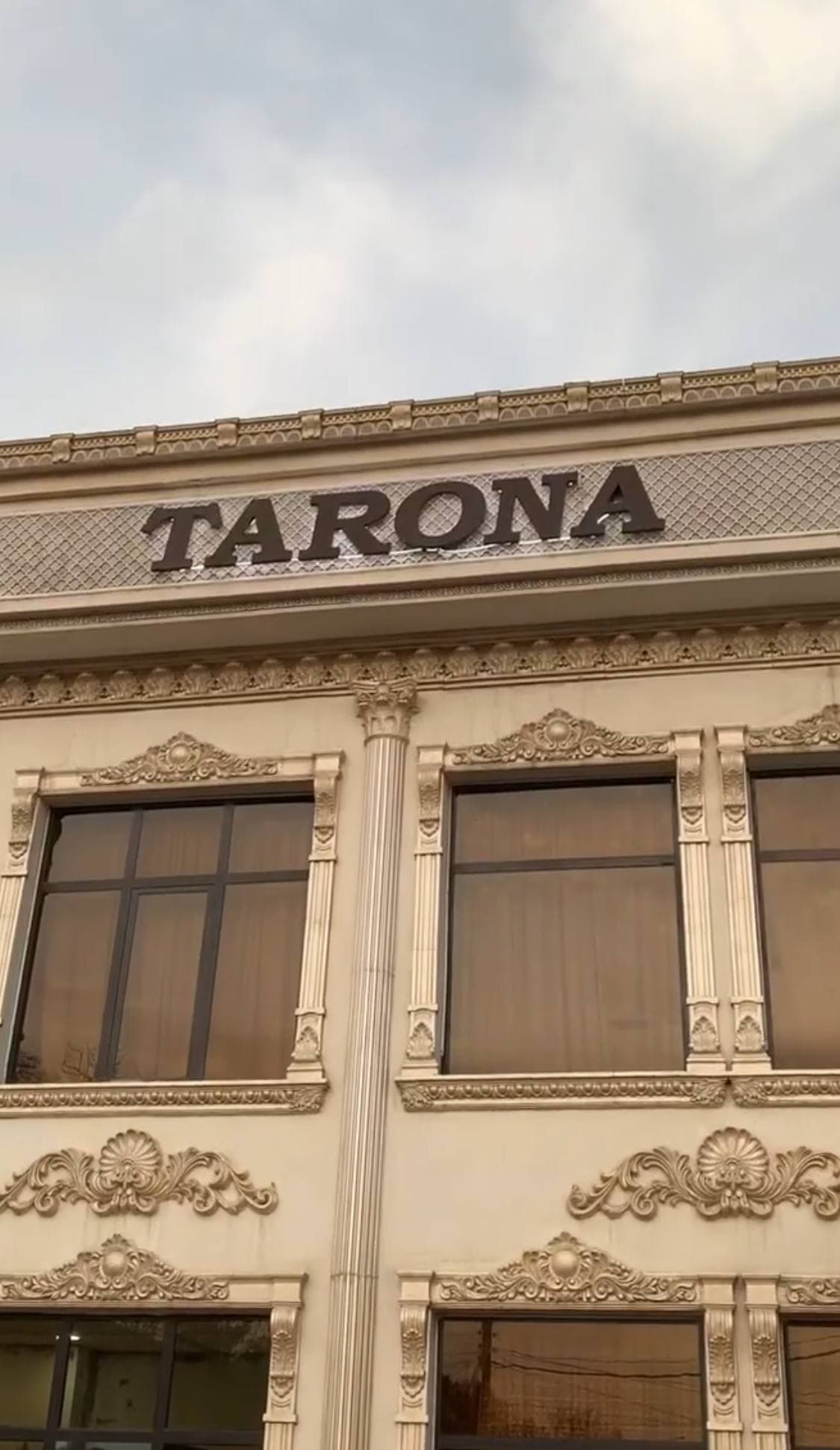 Tarona Restauran