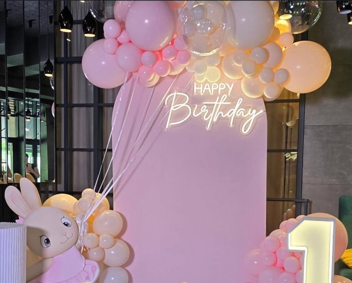 Party Land Decoration